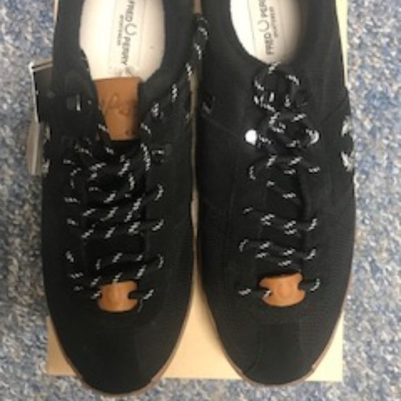 BRAND NEW FRED PERRY BLK SUEDE SNEAKERS SIZE 8 - Picture 1 of 4